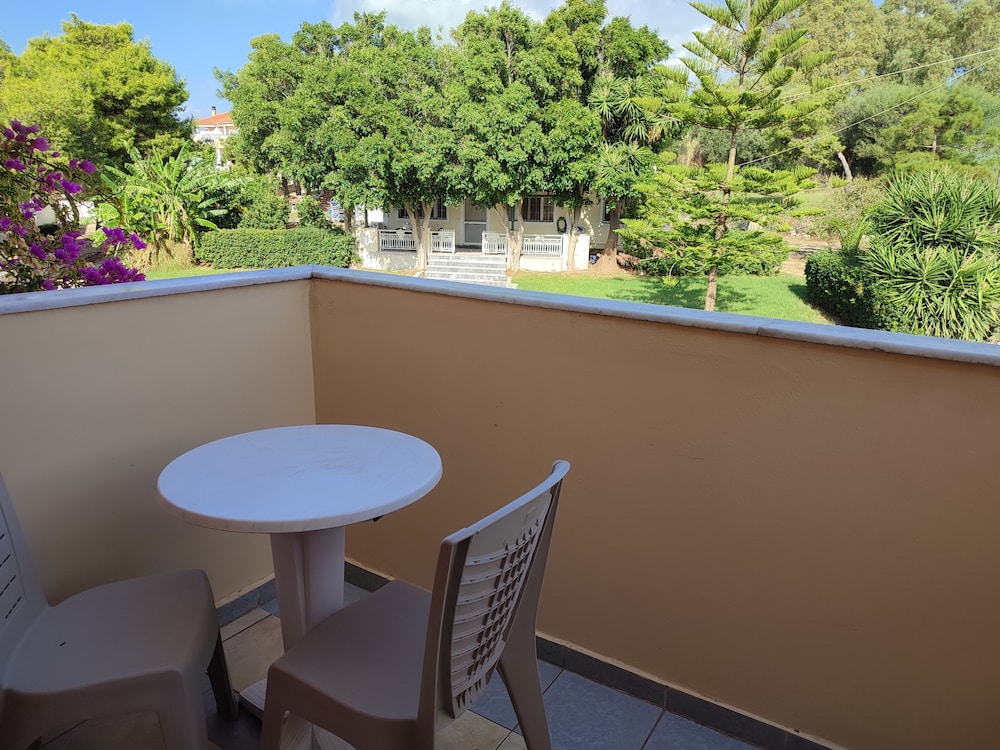 Elanthi Village Hotel 71/85