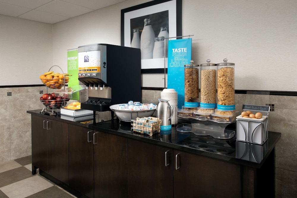 Hampton Inn and Suites Tupelo Barnes Crossing 43/50