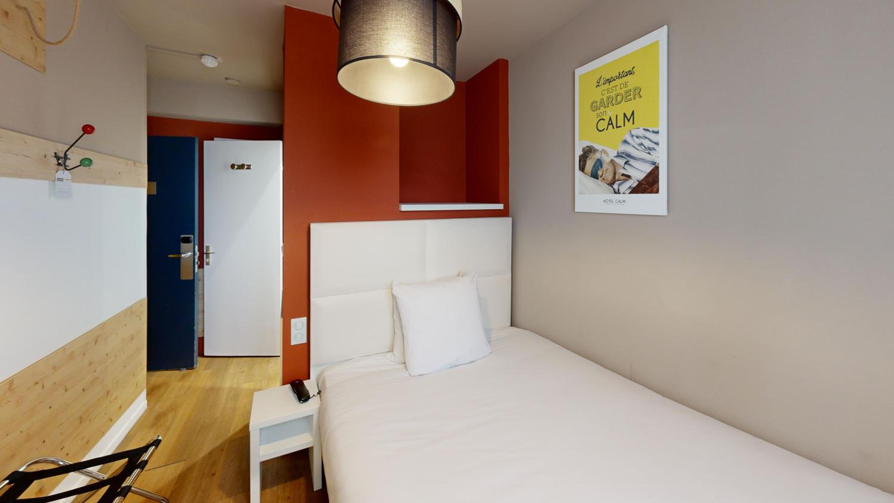 Pop, Single, Single Bed