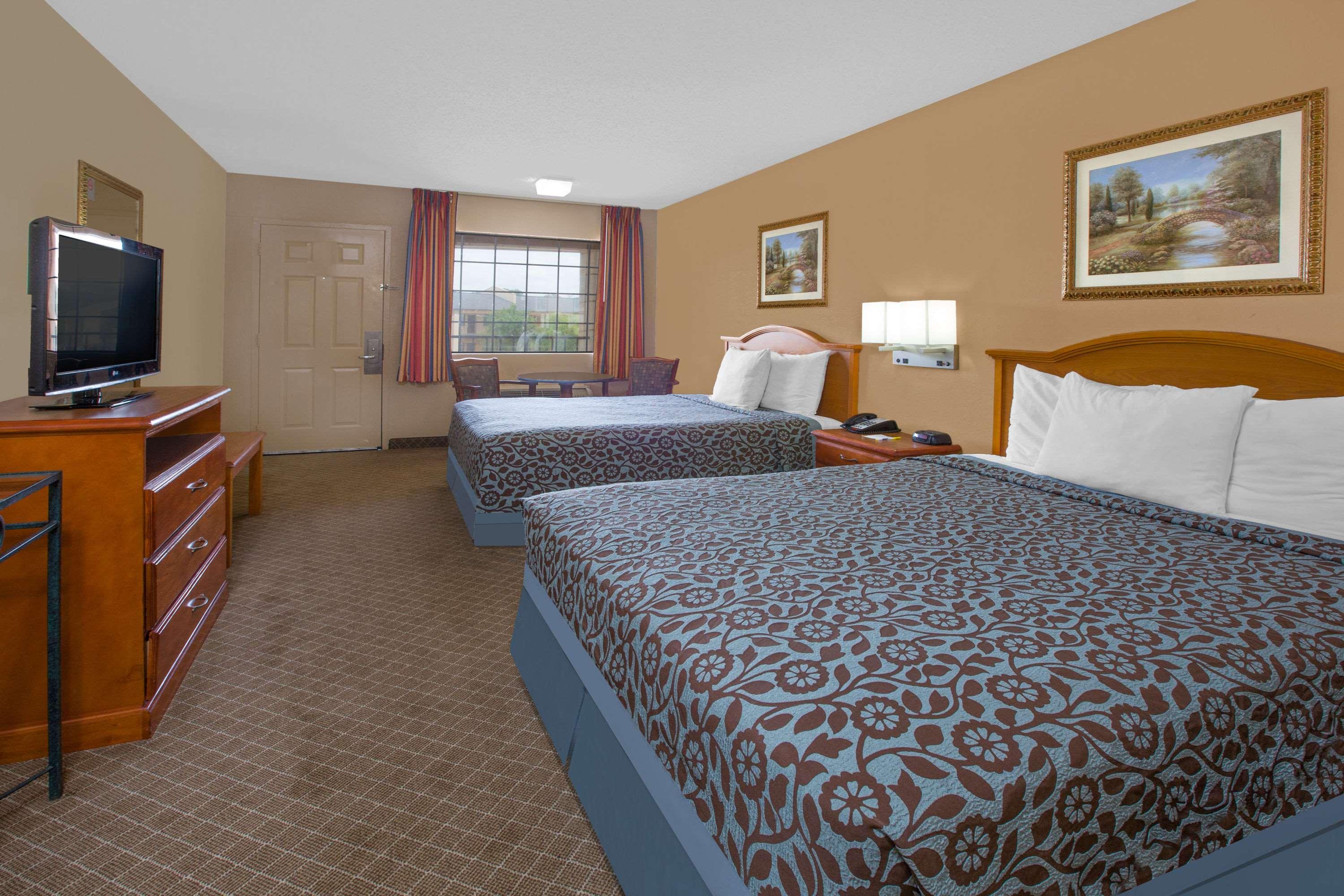 Room, 2 Queen Beds