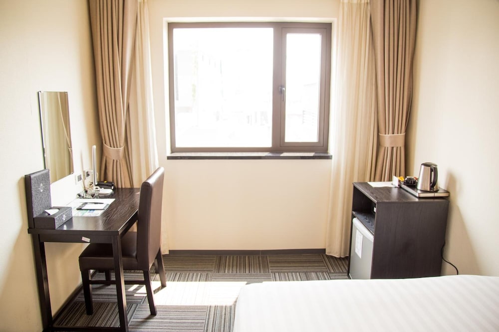 Sakura Hotel 3 53/56