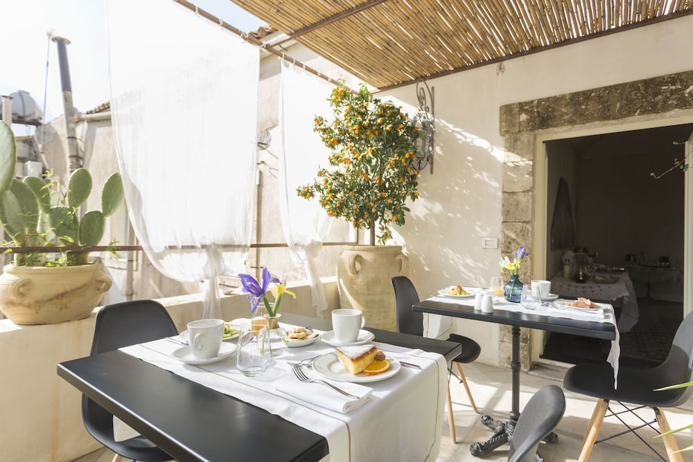 San Carlo Suites 35/50