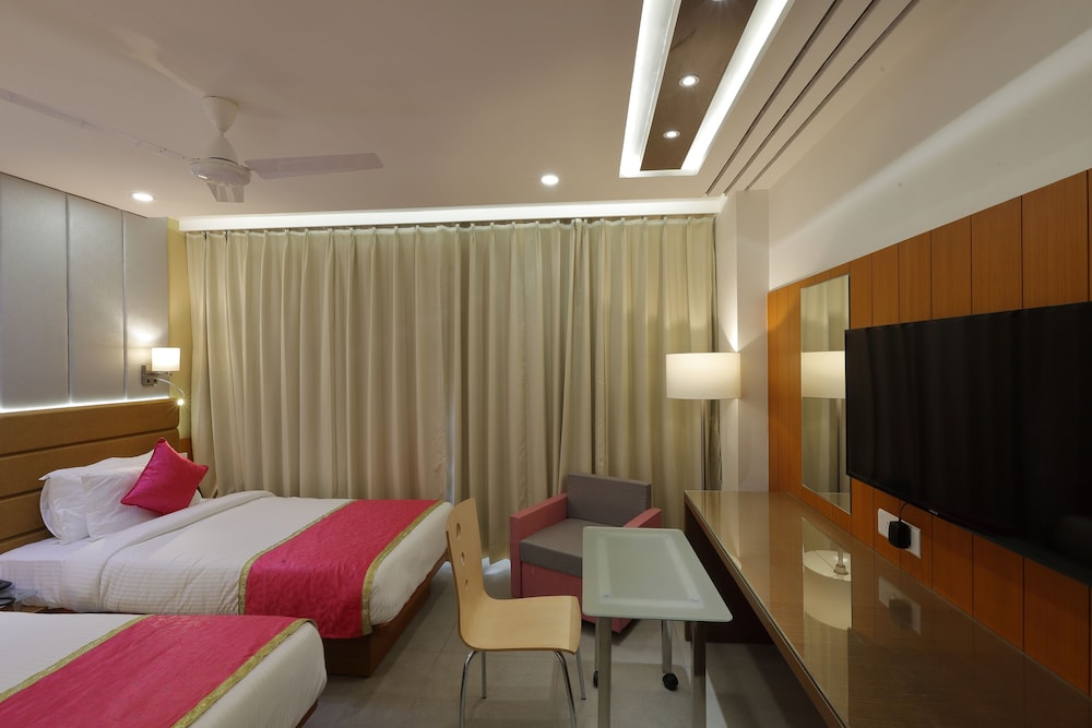 HOTEL PRAGATI THE GRAND 18/42
