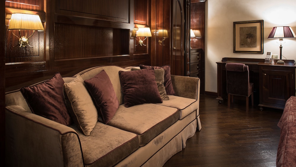 Grand Baglioni Hotel 59/77