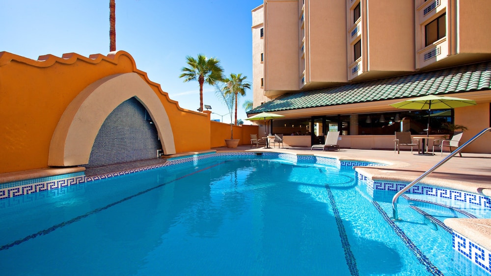 Holiday Inn Tijuana Zona Rio 1/74