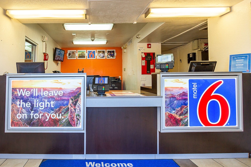 Motel6 Mesa, AZ - North 17/53