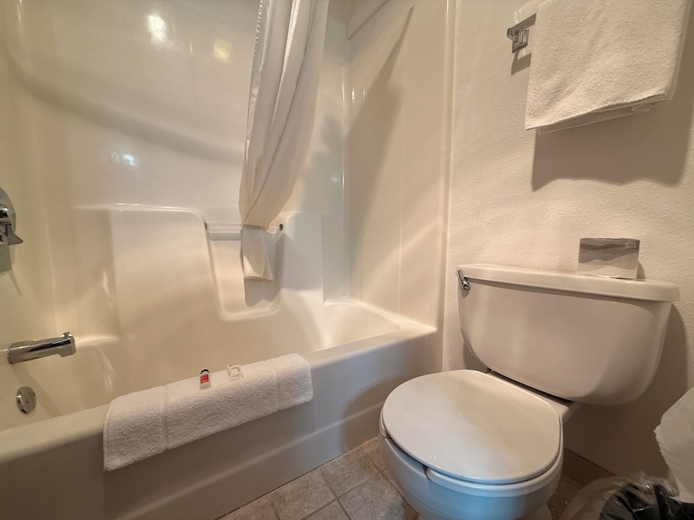 Westwood Inn & Suites Kimball I 90 49/50