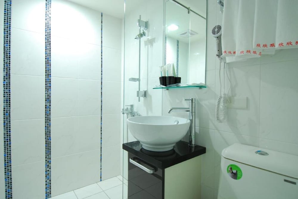 Shin Shin Hotel 23/25