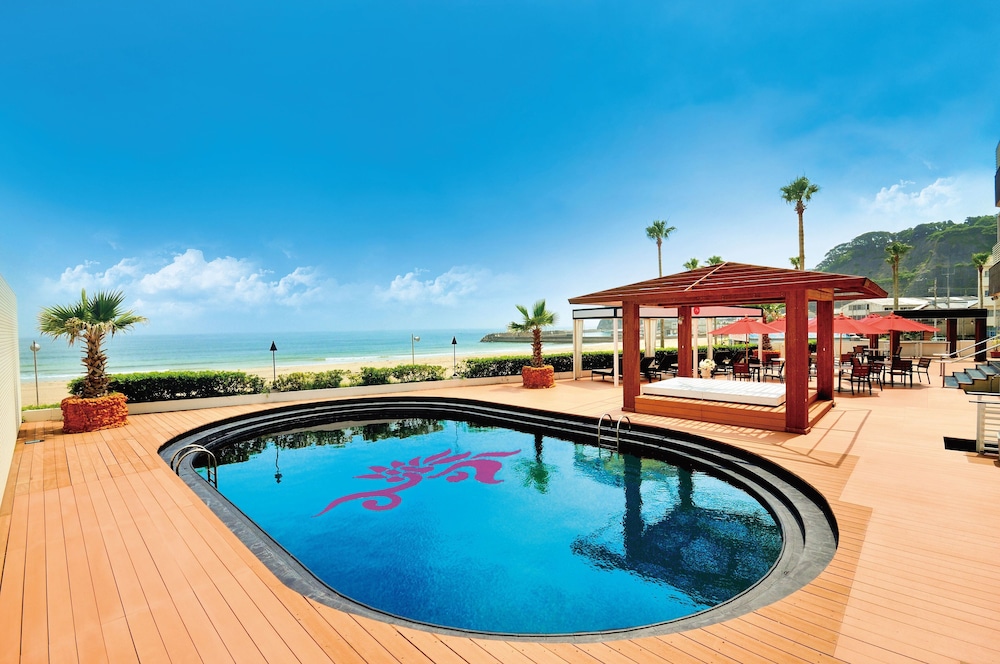 Sayan Terrace Hotel & Resort 46/48