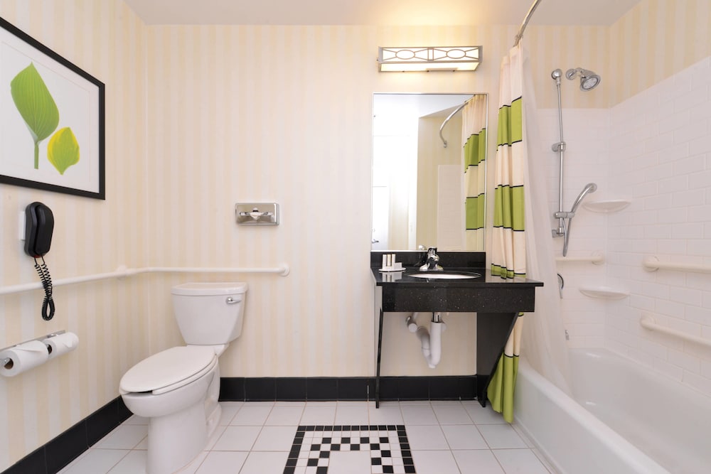 Fairfield Inn And Suites By Marriott Ft Pierce 49/50
