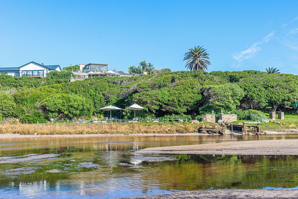 Kennedy's Beach Villa 43/50