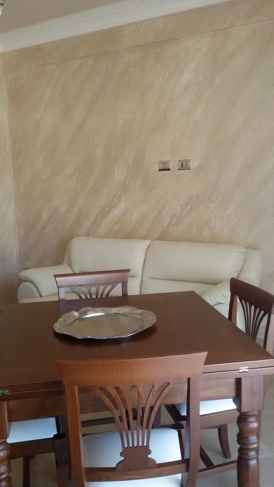Daphnae House 23/43