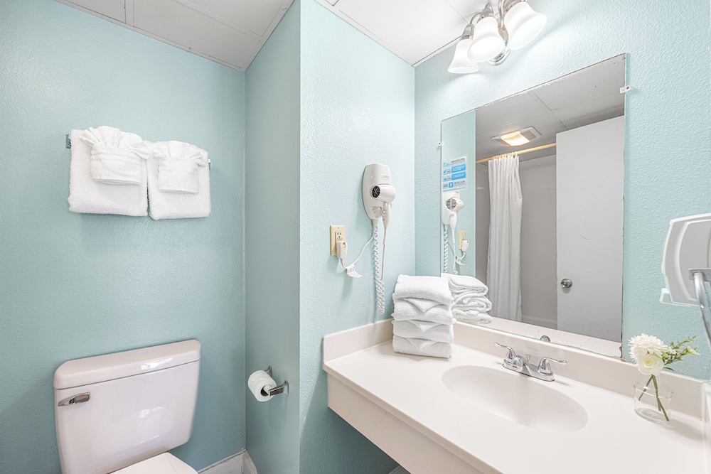 Boardwalk Beach Resort Hotel 59/65
