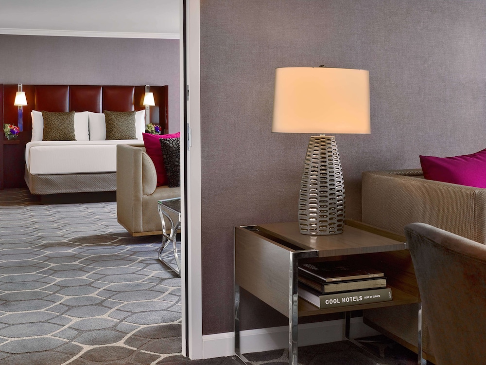 Royal Sonesta Houston Galleria 36/57