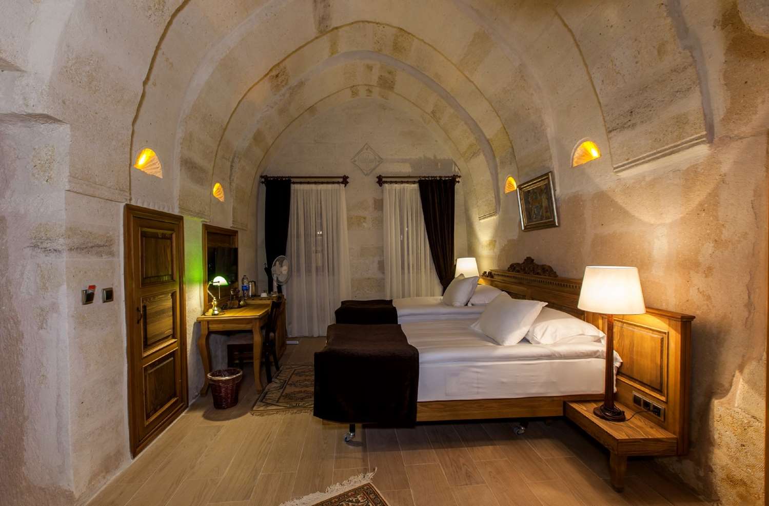 Deluxe, Twin Beds