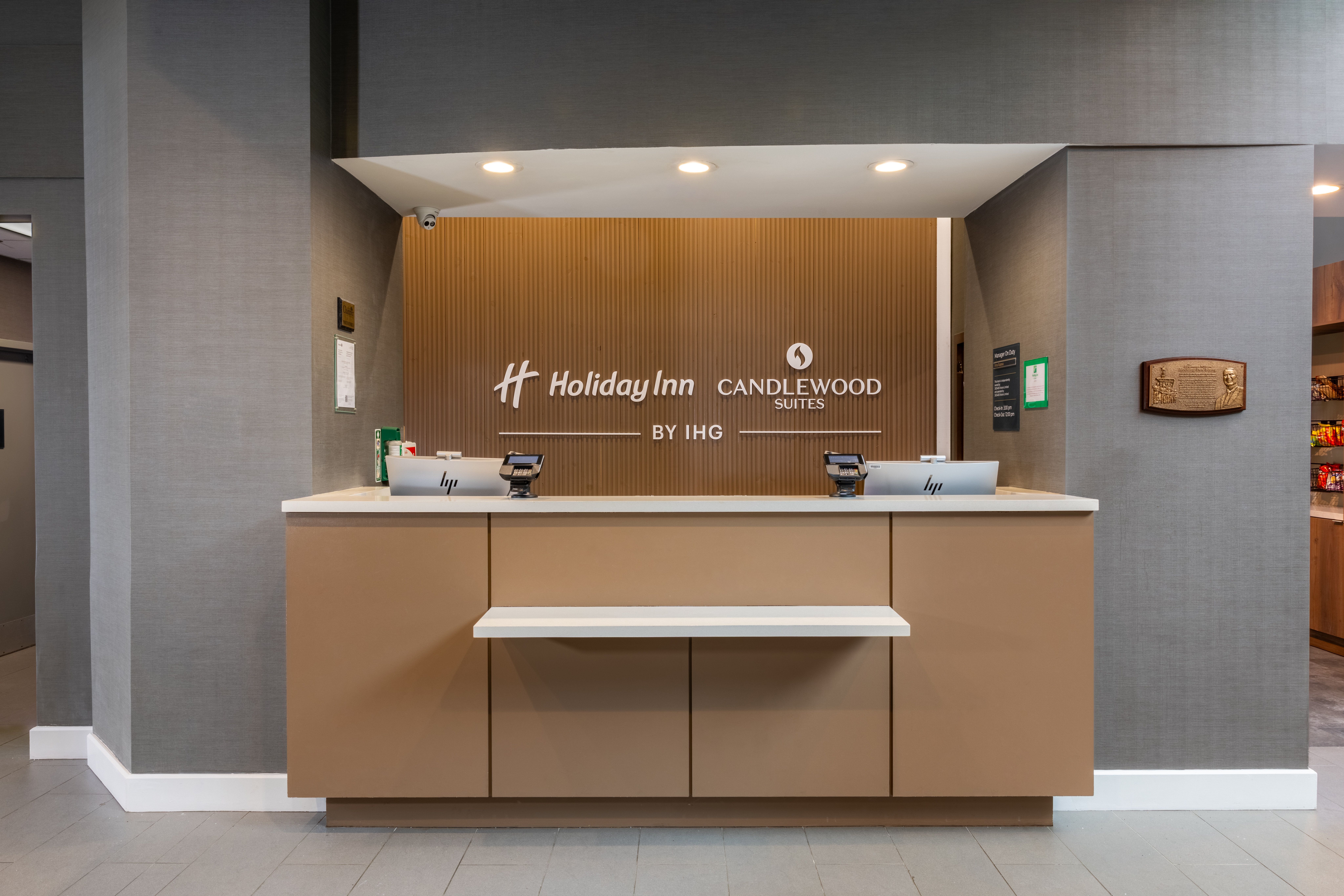 Holiday Inn Hotel And Suites London 6/50