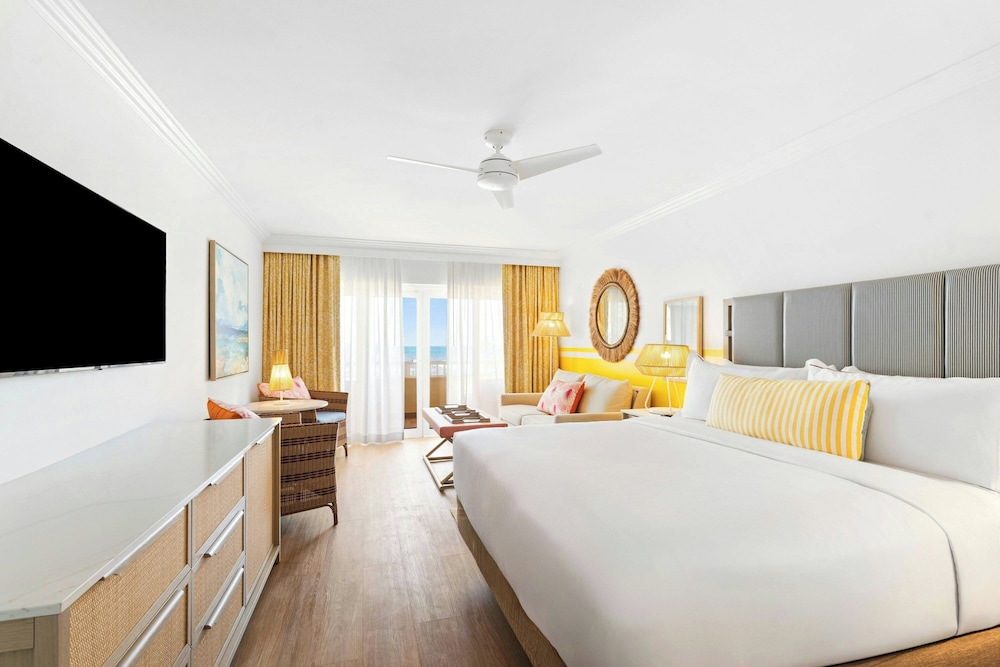 Junior Suite, King Bed, Ocean Front, Sofa