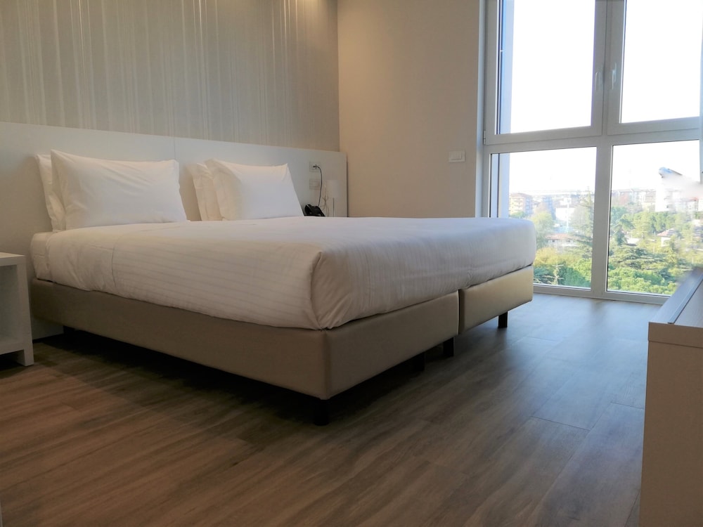 STANDARD, DOUBLE BED