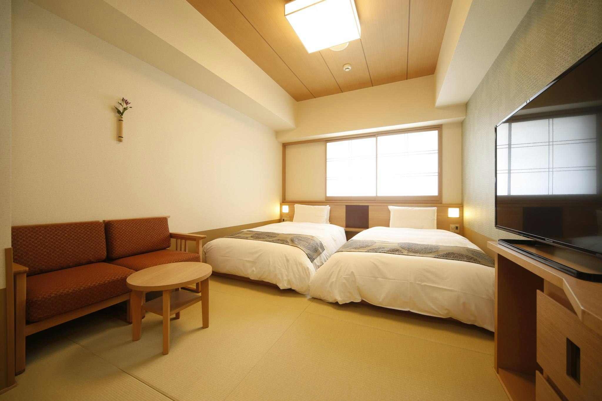 Moderate, Twin Beds