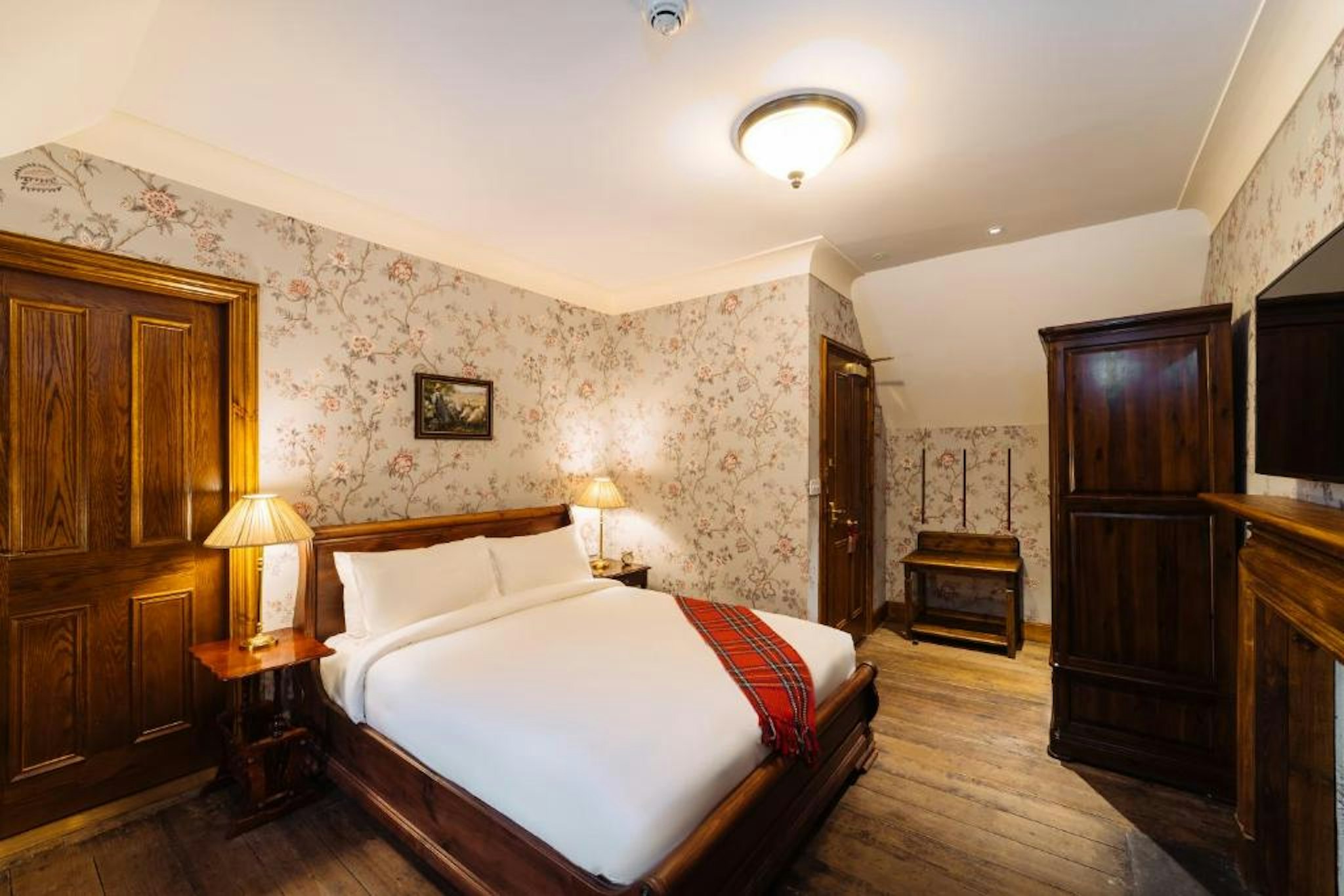 Rokeby Manor 16/37