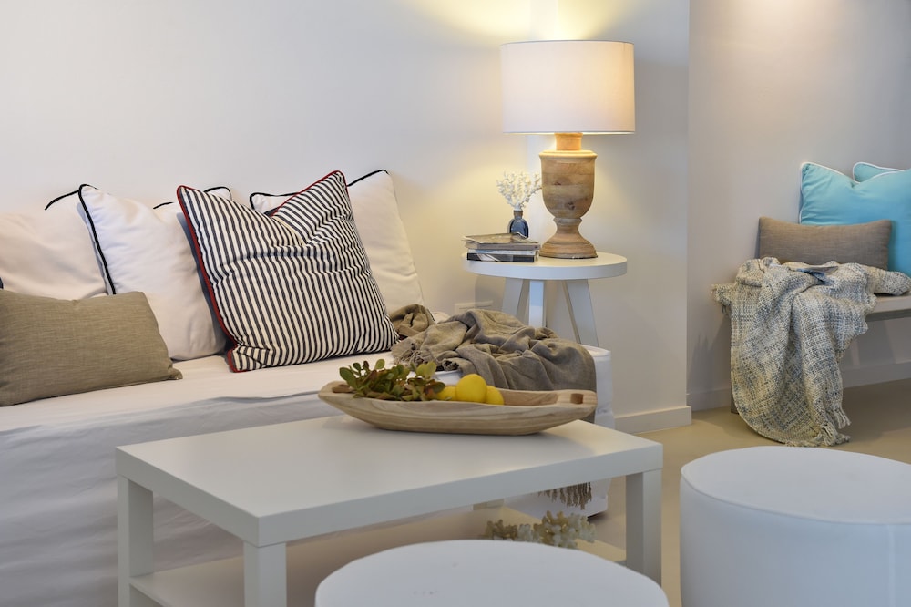 AMBASSADOR LUXURY VILLAS photo3