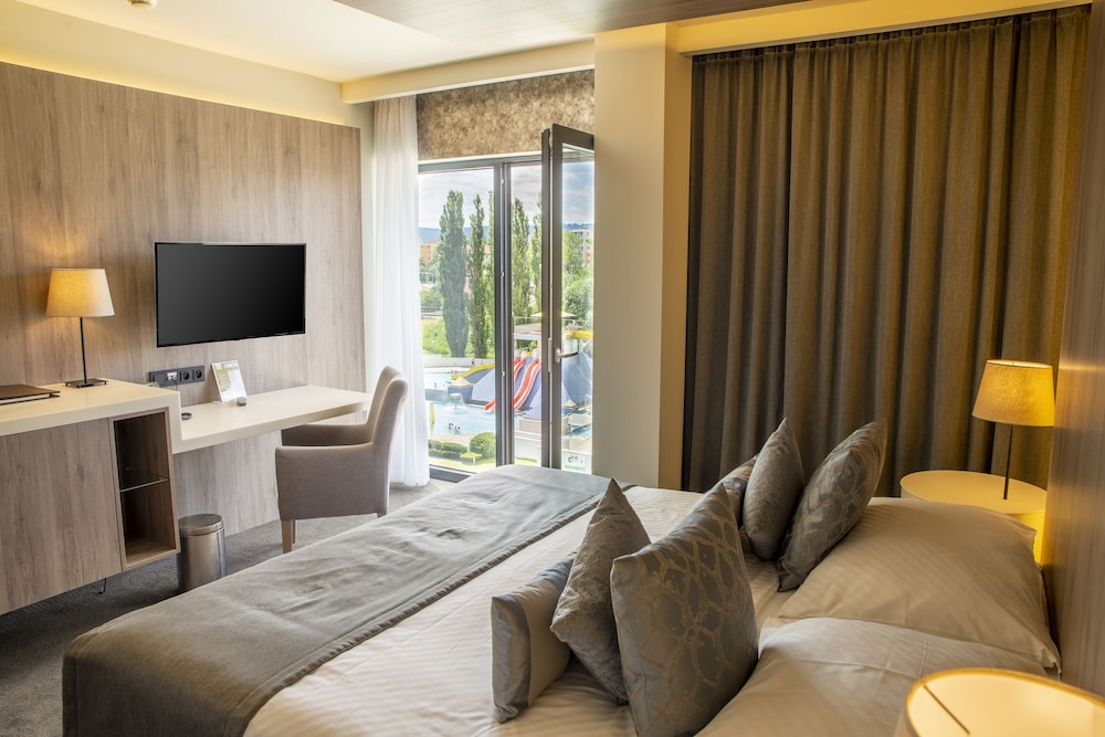 Hotel Aquacity Seasons 51/64