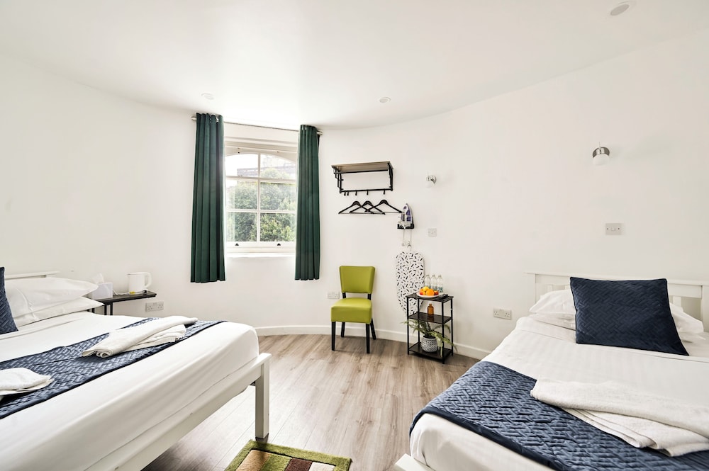 غرفة عائلية بسرير مزدوج وسرير فردي، City London Hotel 3/6