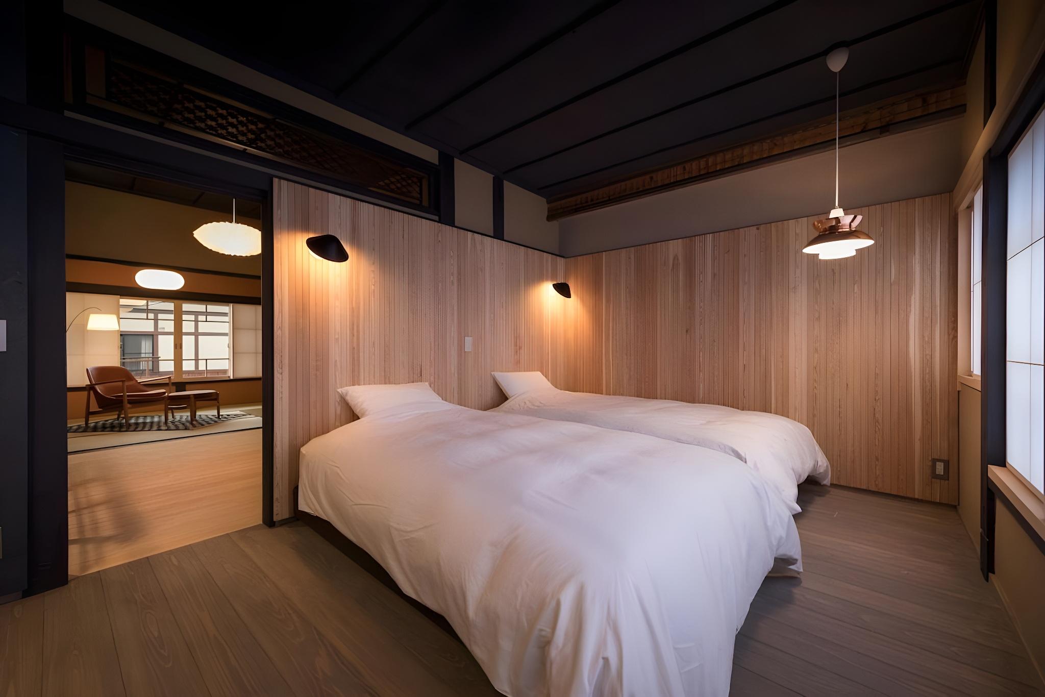 Private Home, Twin Beds