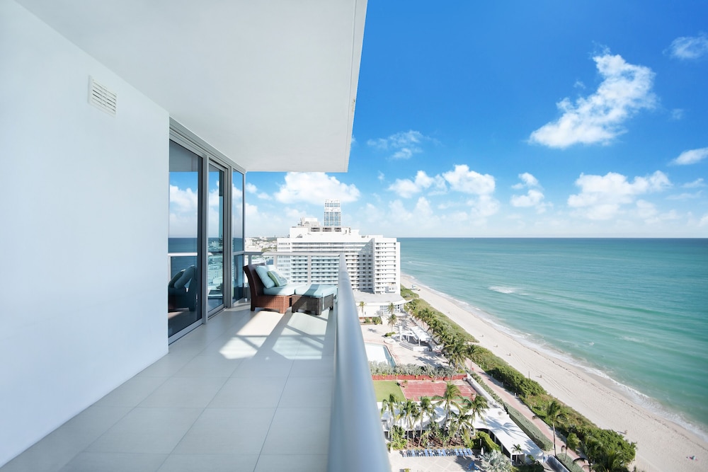 Churchill Suites Monte Carlo Miami Beach 40/76
