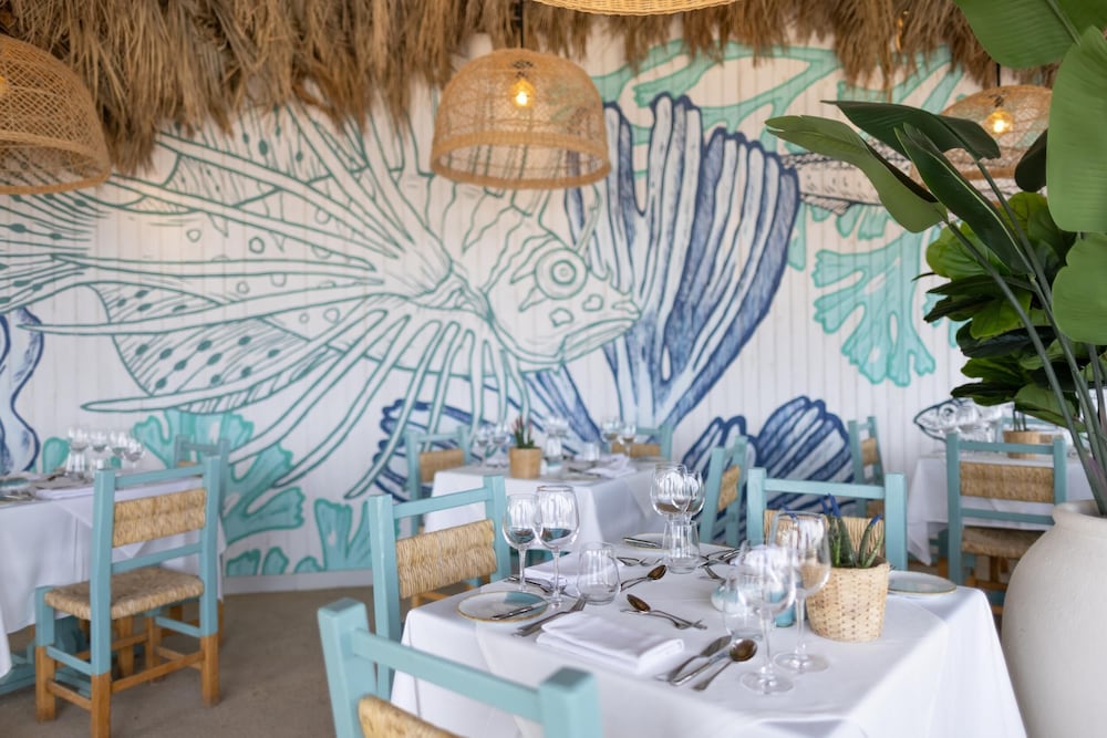 restaurant cafeteria