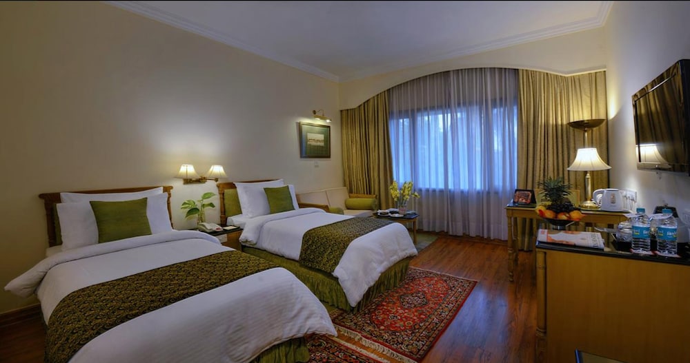 Clarks Hotel 11/50