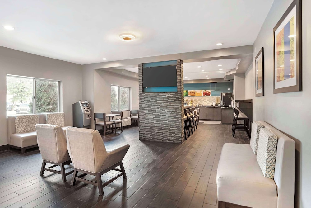 Quality Inn and Suites Birmingham Highway 280 32/46