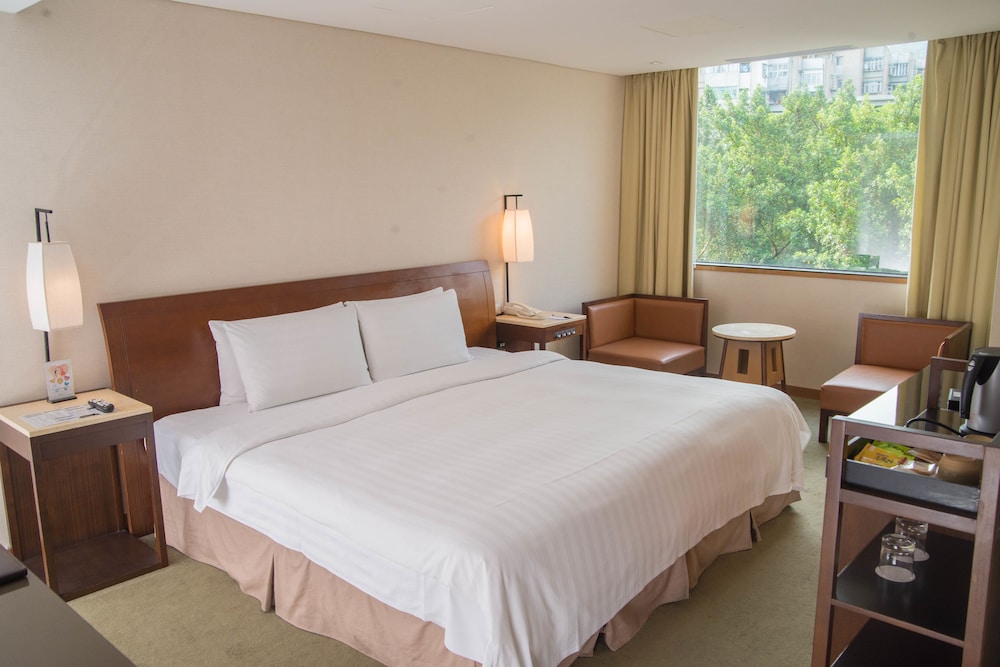 Sweetme Hotspring Resort 28/65