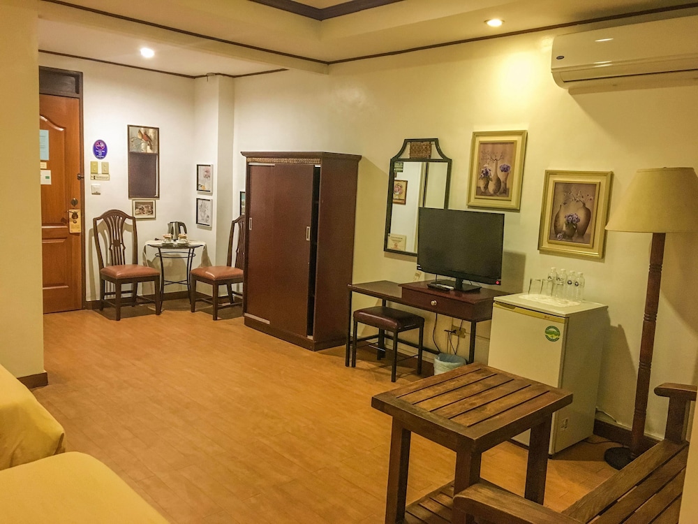 Subic Park Hotel 49/73