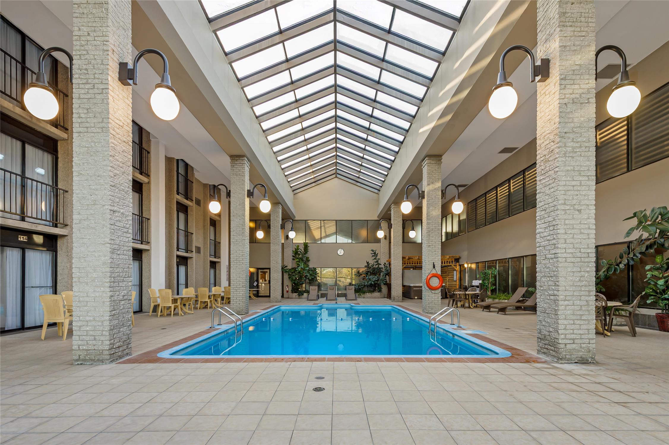 Best Western Hotel Universel Drummondville 33/33
