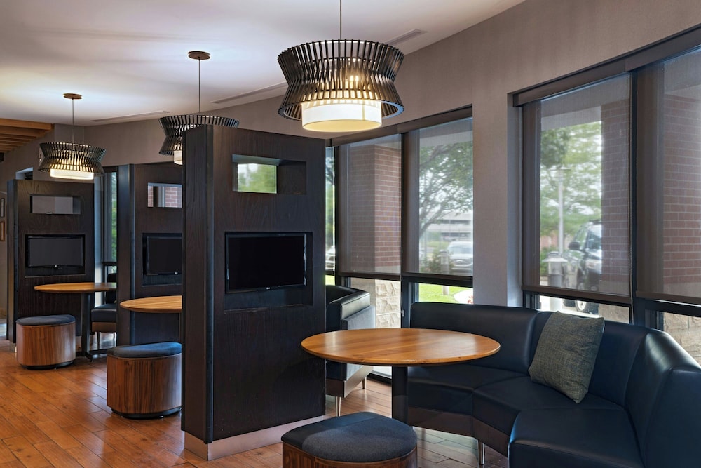 Courtyard Marriott Aksarben Village 31/50