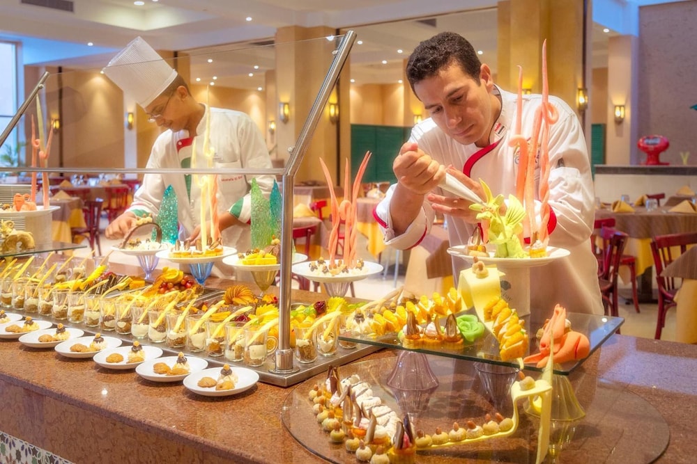 Caesar Bay Resort 4/50