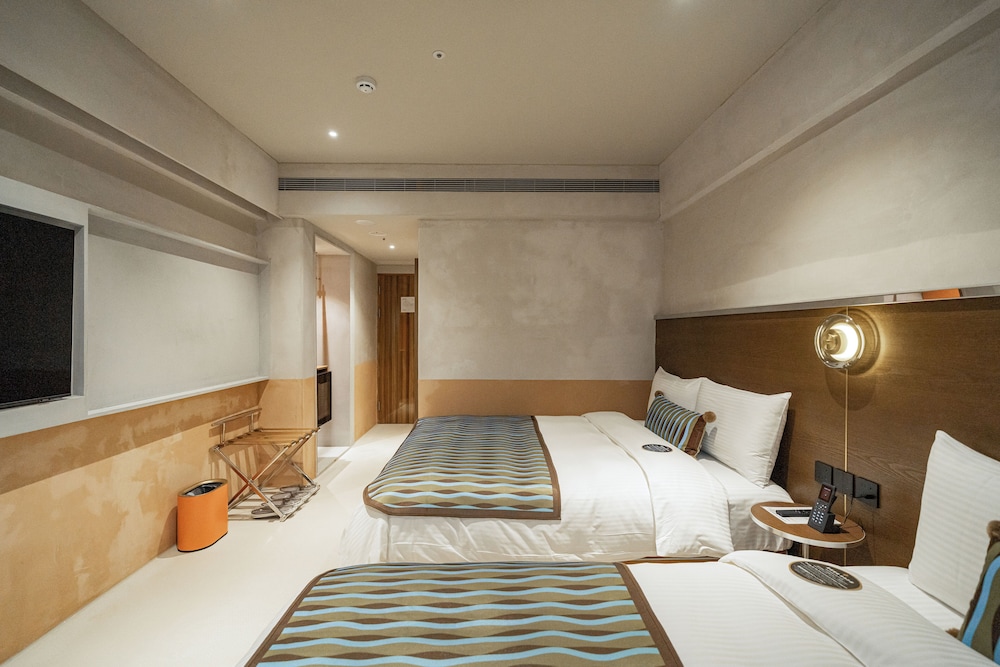 Oriental Hotel 15/50
