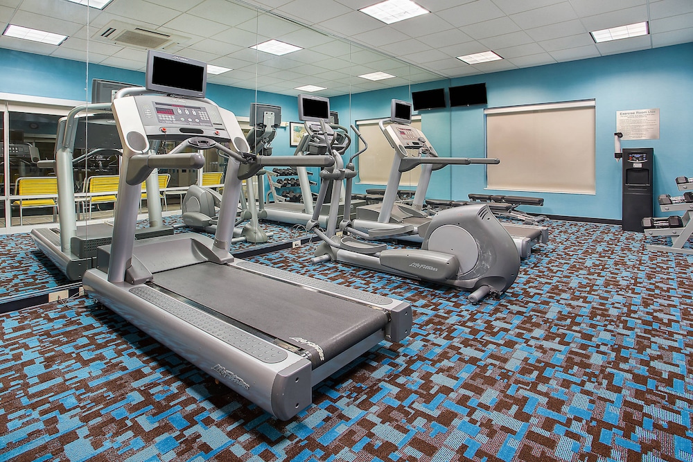 Fairfield Inn Suites By Marriott Louisville East 24/50