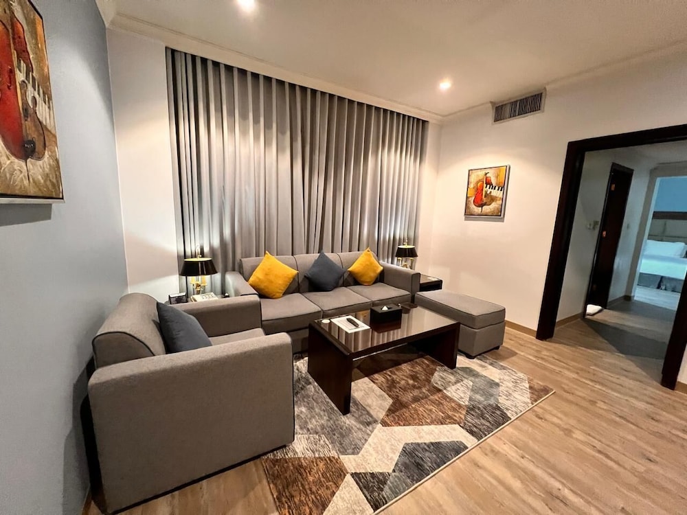 فندق جولدن توليب الخبر كورنيش(Golden Tulip Al Khobar) 60/81