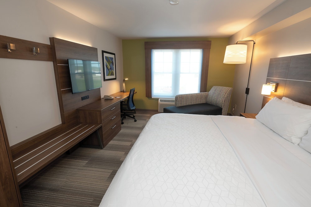 Holiday Inn Express Hotel Suites Iron Mountain 18/57