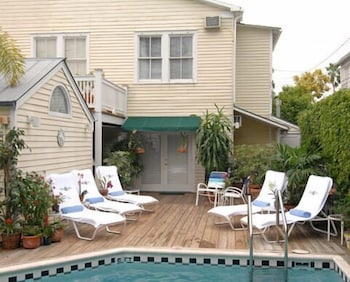 Heron House Court - Adult Only 8/65