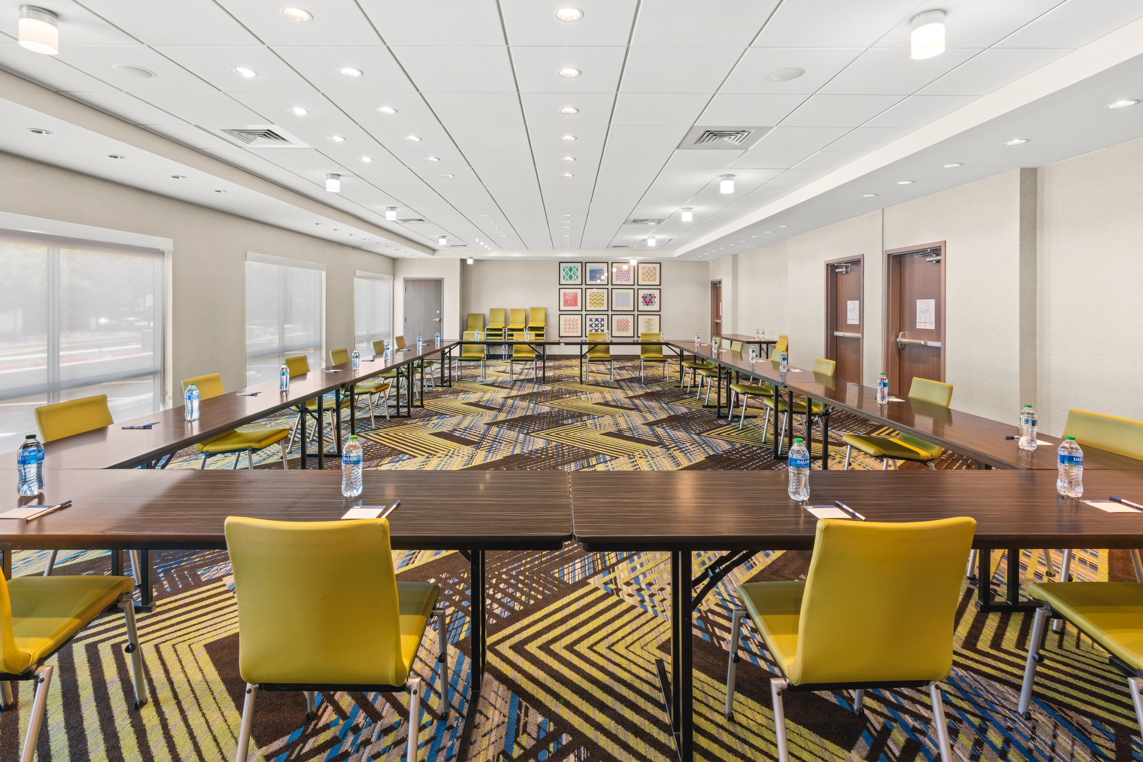 Holiday Inn Express & Suites Suisun City 65/70