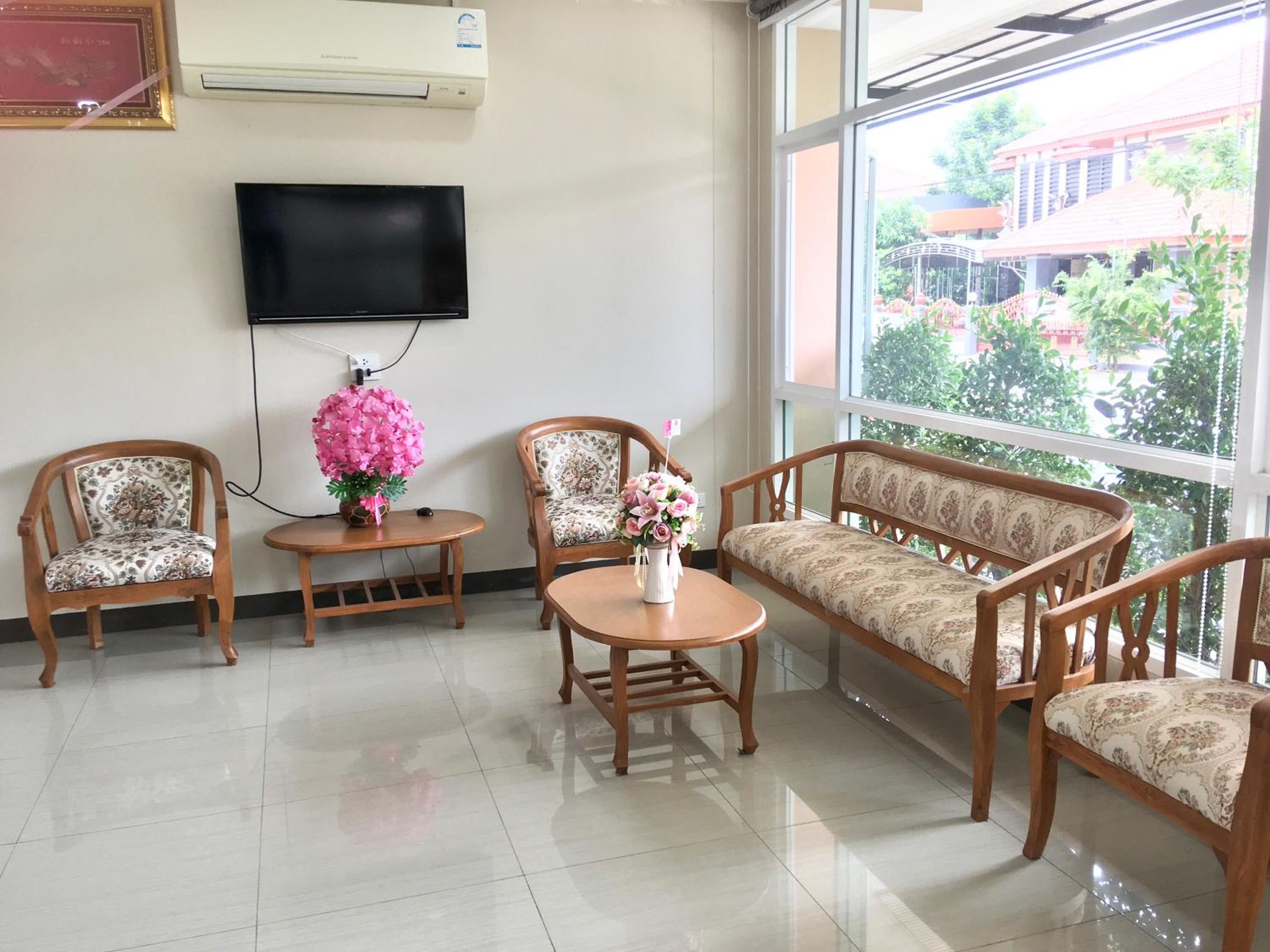 Boonbundal Hotel 27/50