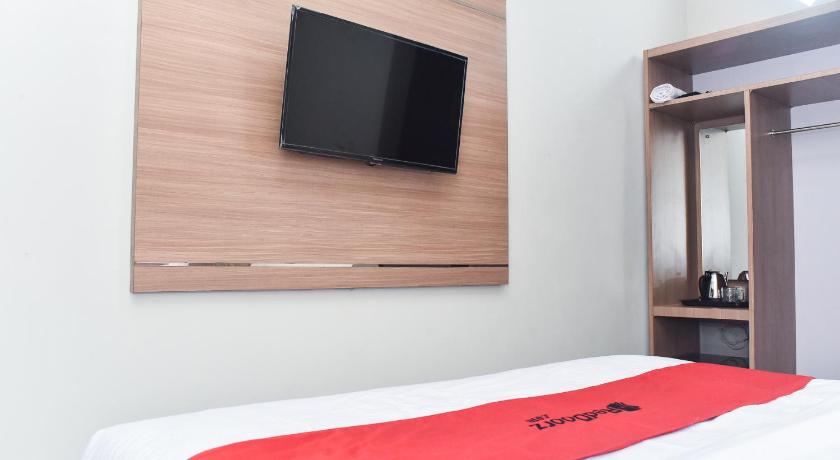 RedDoorz Plus near Malang Town Square 31/50
