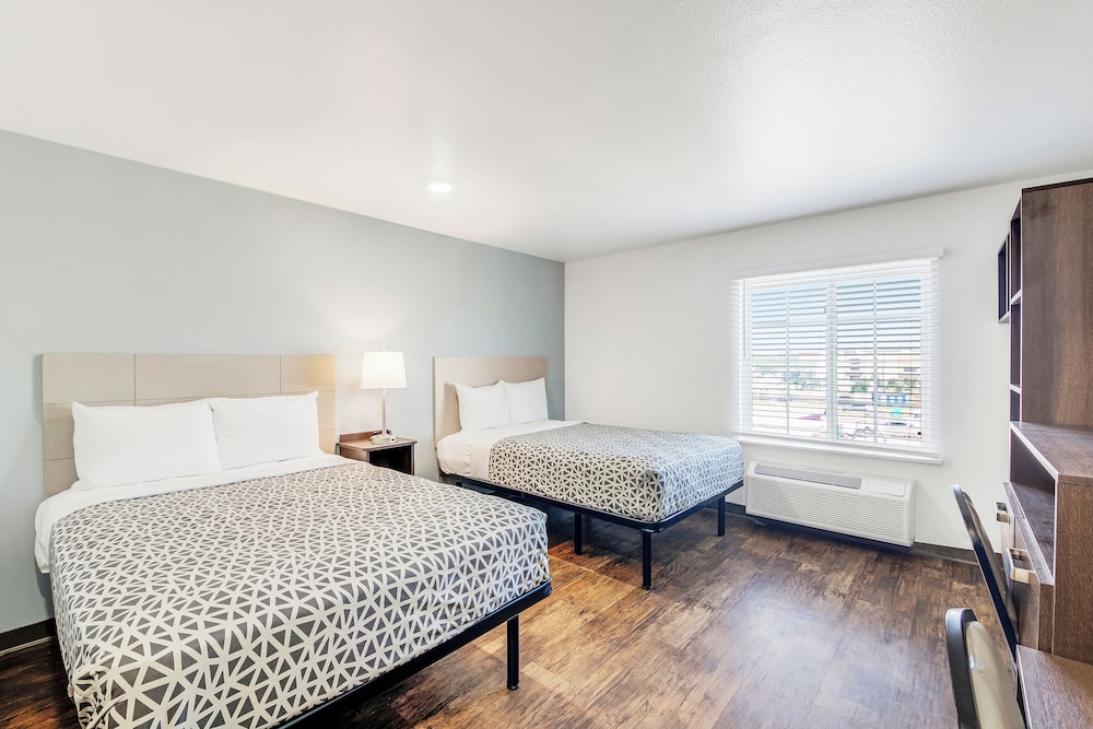SUITE, 2 DOUBLE BEDS, ACCESSIBLE