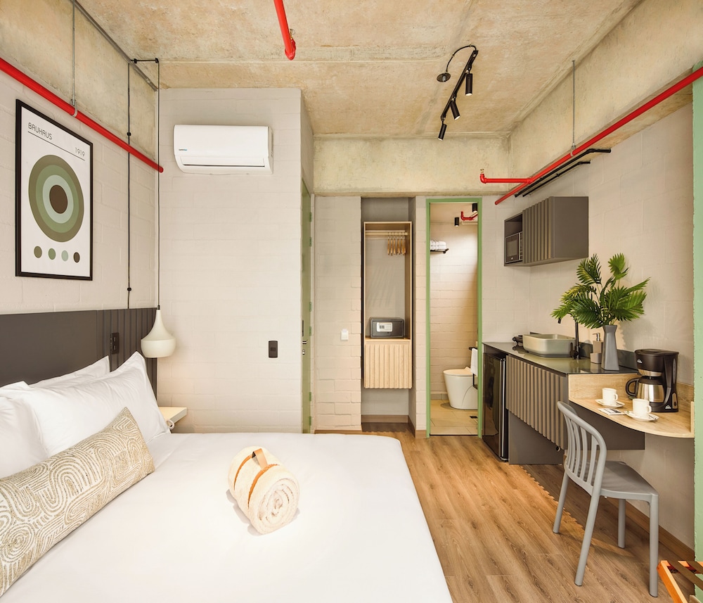 Urbit Social Lofts 4/35