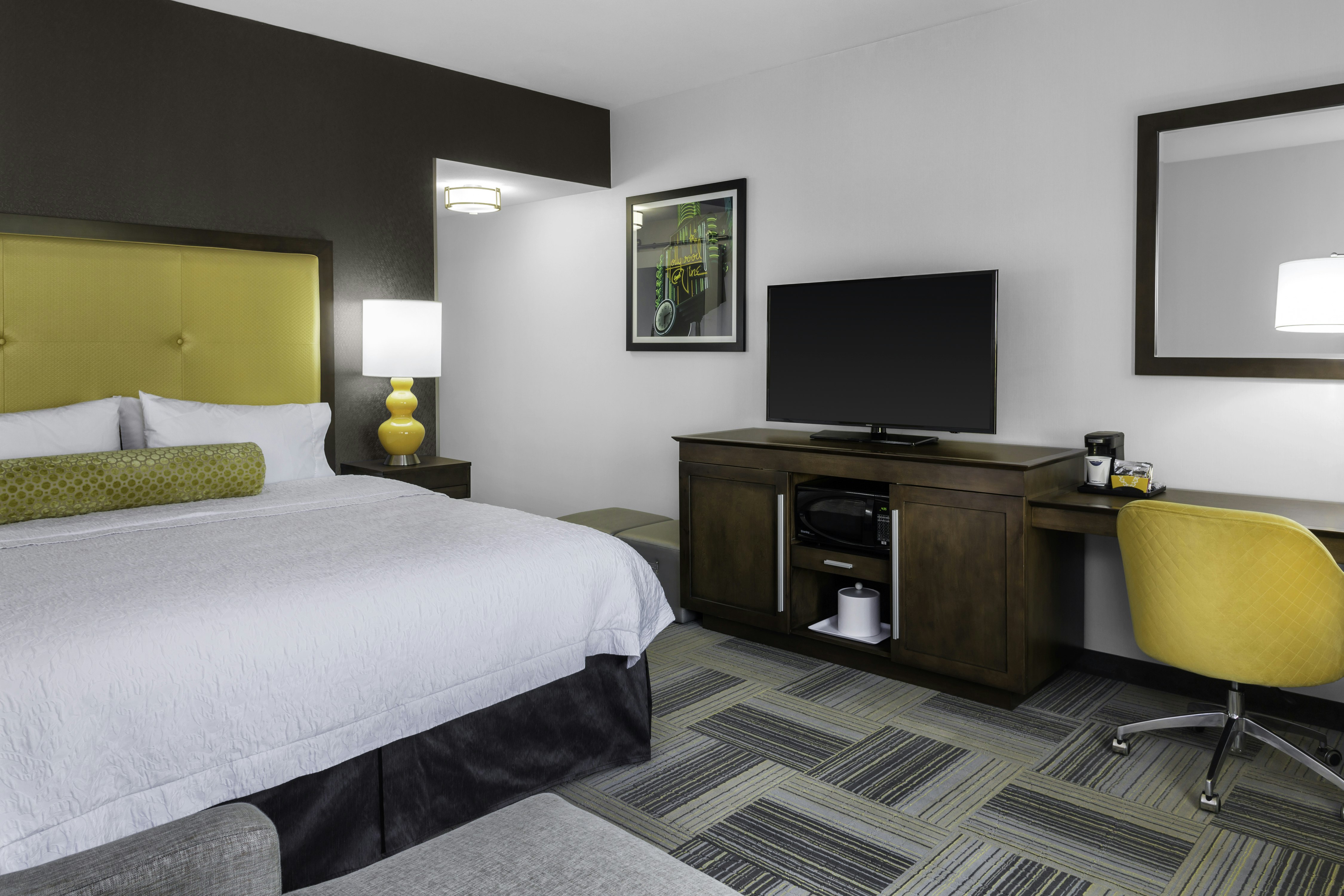 ROOM, KING BED