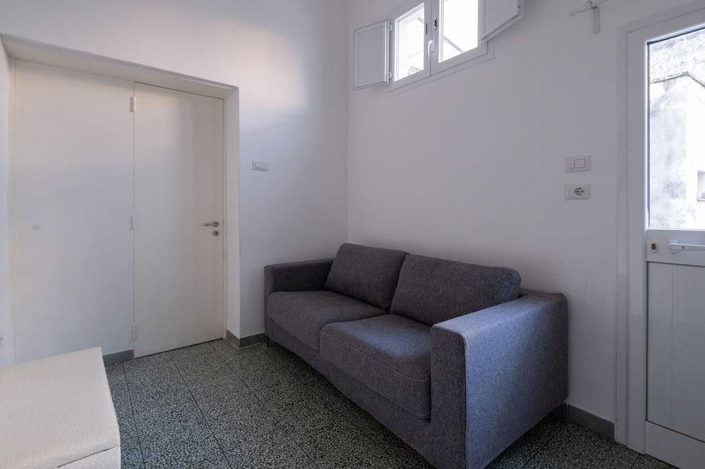 Ada Suites 42/62