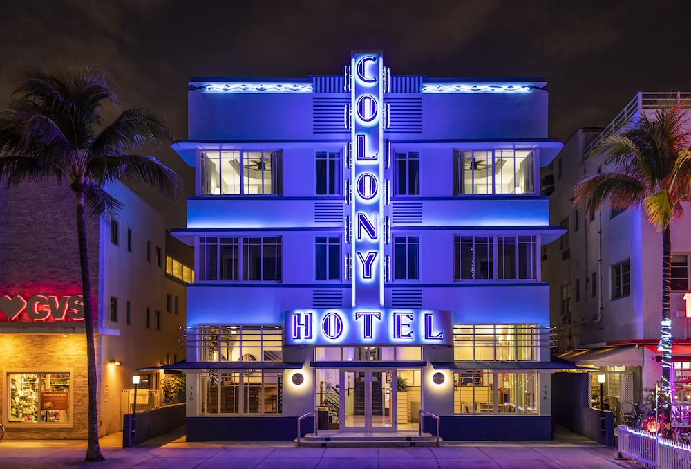 Colony Hotel 2/61